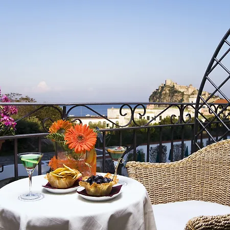 Durrueli & 4* Ischia