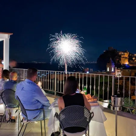 Durrueli & 4* Ischia