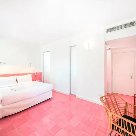 Hotel Durrueli & 4*