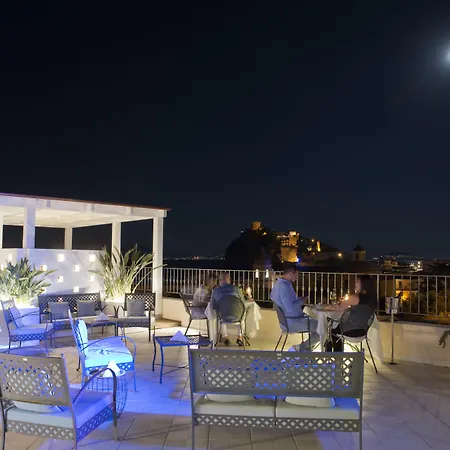 Durrueli & 4* Ischia