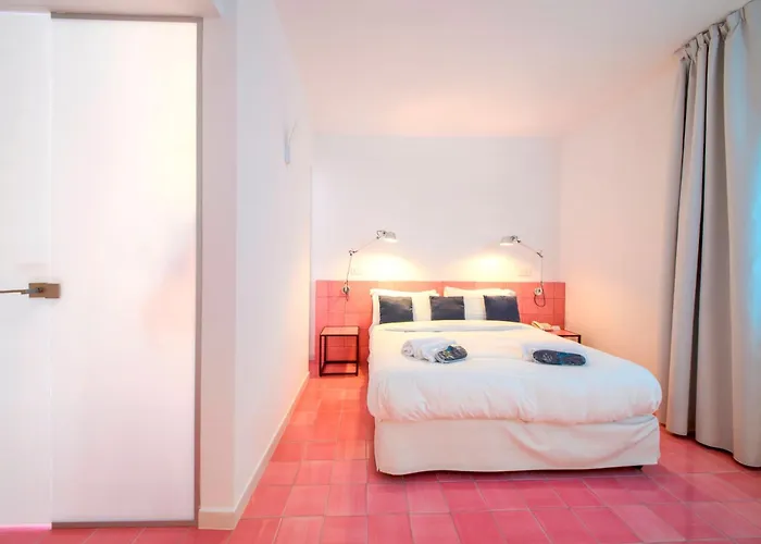 Durrueli & Hotel Ísquia